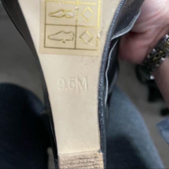 Messeca New York Cecilia Black Leather Platform Wedges. 9.5 - Picture 14 of 16